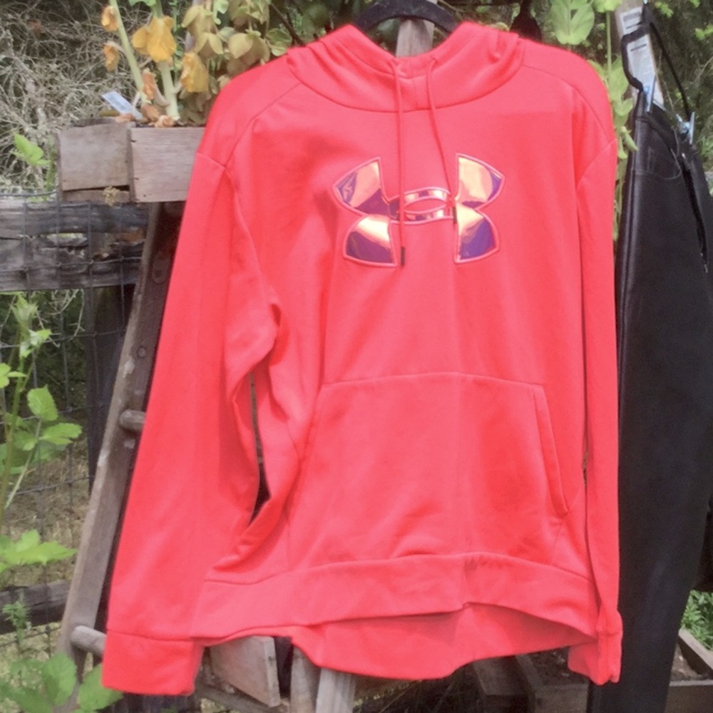 Under armor sweatshirt kangaroo pocket cowgirl travel rodeo farmer’s market